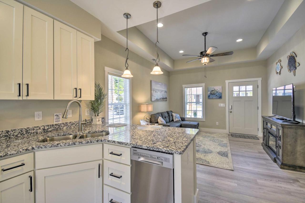 Ocean Isle Beach Home With Shared Lanai And Grill Extérieur photo