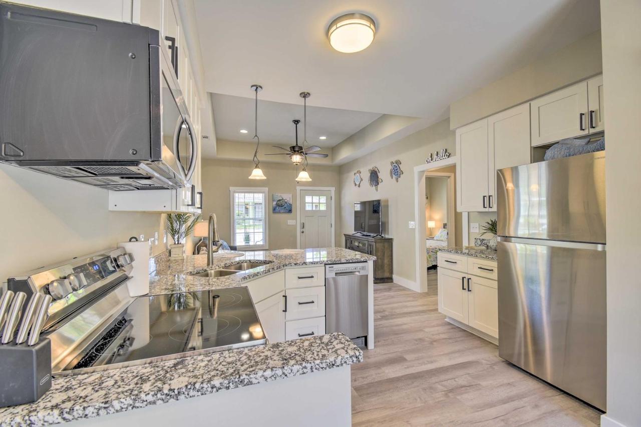 Ocean Isle Beach Home With Shared Lanai And Grill Extérieur photo