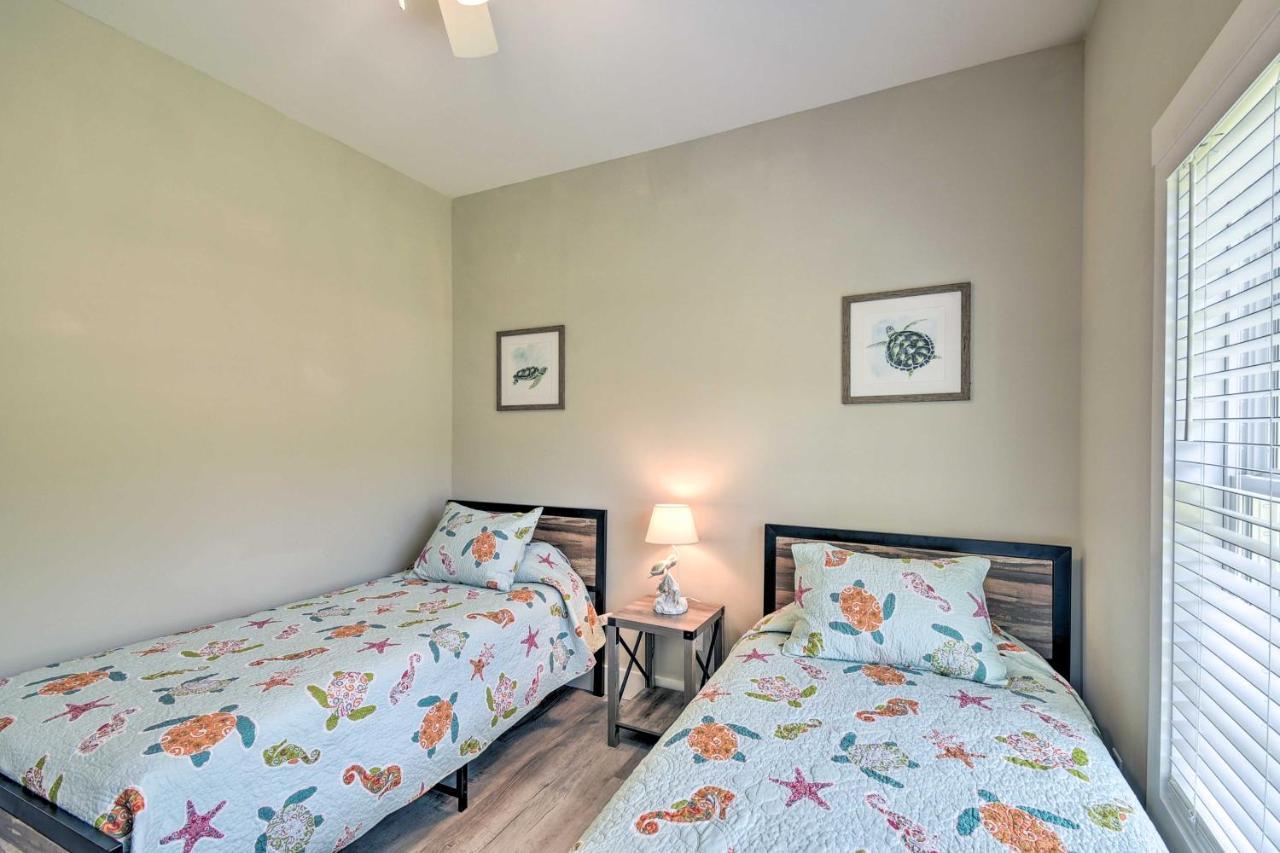 Ocean Isle Beach Home With Shared Lanai And Grill Extérieur photo