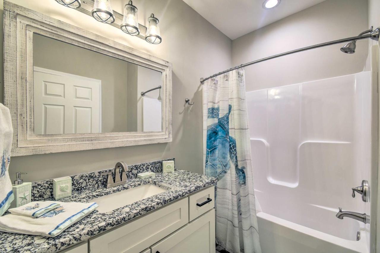 Ocean Isle Beach Home With Shared Lanai And Grill Extérieur photo